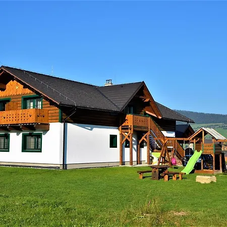 アパート Elenka ツベレツ