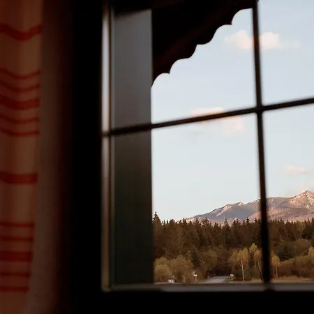 アパート Elenka ツベレツ